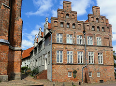 Hinter der Jakobikirche in Lübeck