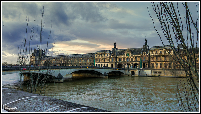 Pont du Carrousel  -  Museo del Louvre