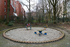 spielplatz-1200756-co-20-03-15