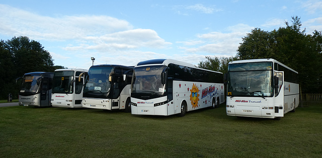 Coaches at the July Course, Newmarket - 21 Jun 2019 (P1020847)