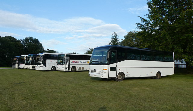 Coaches at the July Course, Newmarket - 21 Jun 2019 (P1020850)