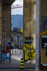 Zürich ... beim 'Toni-Areal', Blick über die 'Pfingstweidstrasse' (© Buelipix)