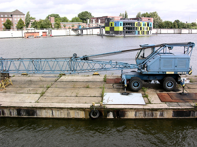 Alter Kran und neues IBA-Dock, Veddel