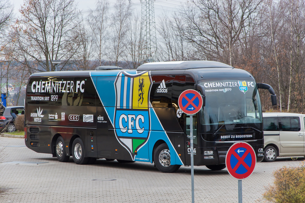 (336/365) CFC-Mannschaftsbus