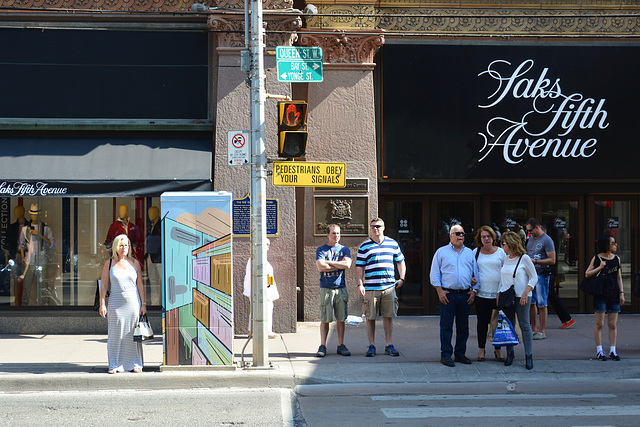 Canada 2016 – Toronto – Pedestrians obey your signals