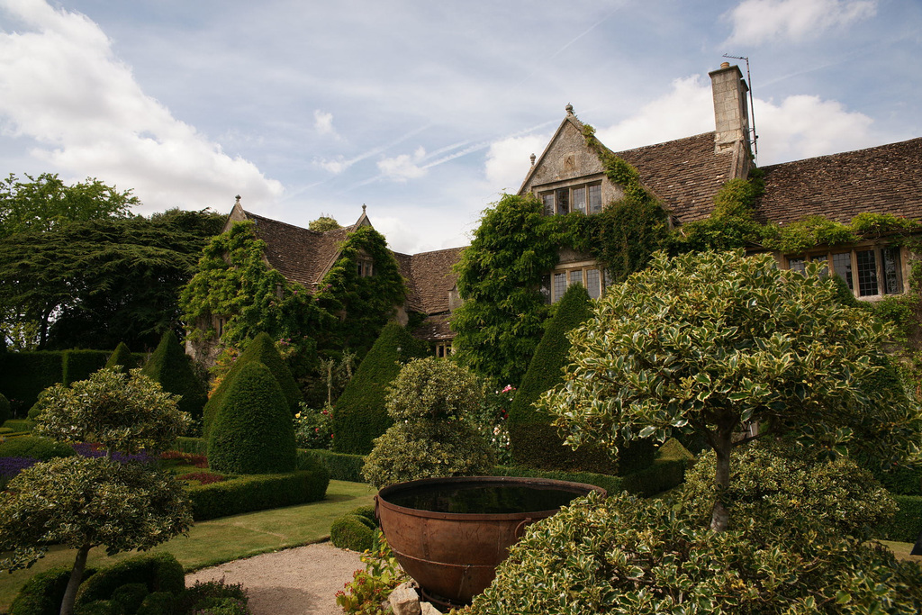 Malmesbury Abbey House Gardens