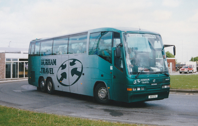 Durham Travel Services N9 DTS at Grantham North Services (A1) – 29 May 2001 (466-11A)