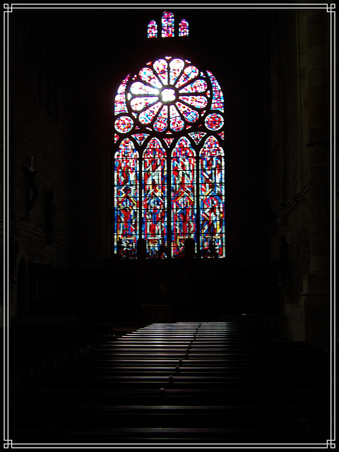 Les vitraux de l'église abbatiale de Léhon Dinan (22)