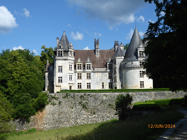 château de PUYGUILHEM Dordogne