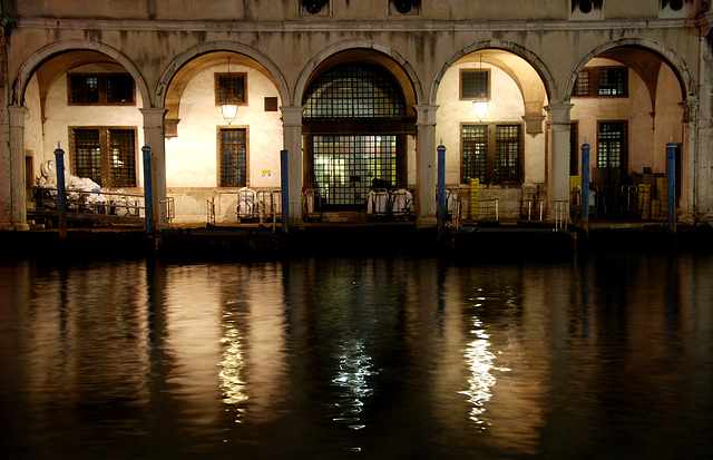 Lichtspiele am Fondaco Tedeschi