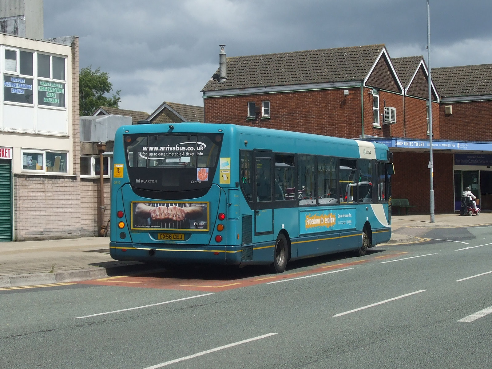 DSCF7656 Arriva 2612 (CX56 CEJ) in Northwich - 15 June 2017