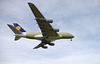 Der erste A380-800...  (2xPiP)