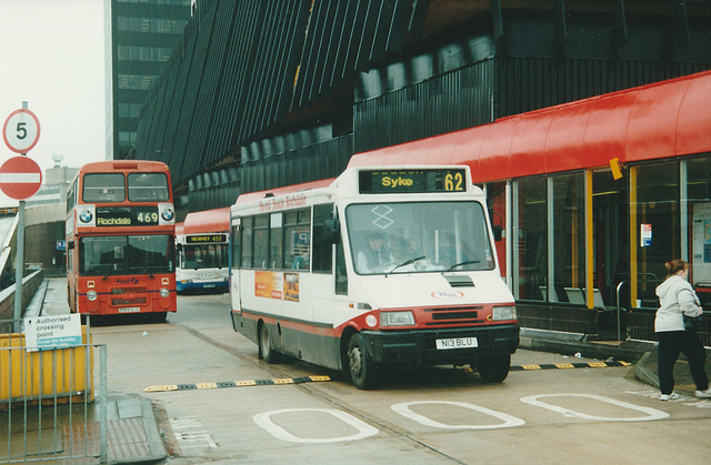 Buses in Rochdale bus station – Feb 2002 (478-34)