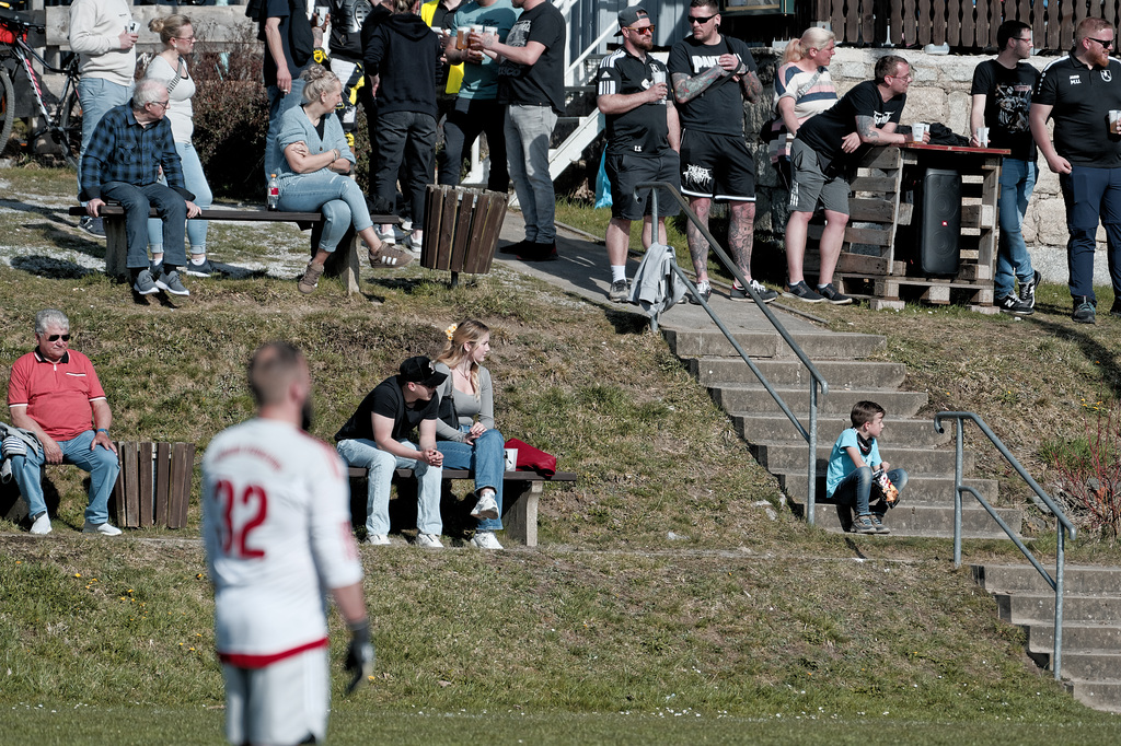 20250412_Voigtsfeld Benne, Fußball, Wildpflanzen