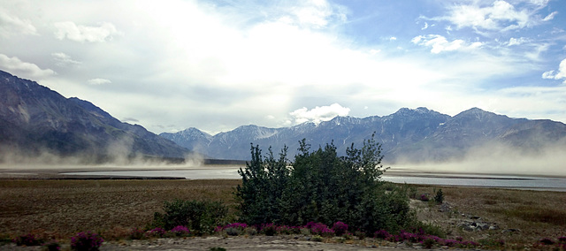 An einem Zufluss des Kluane Lake