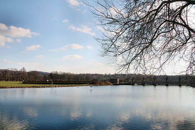 Ruhrstauwehr am Wasserkraftwerk Westhofen (Schwerte) / 7.03.2021