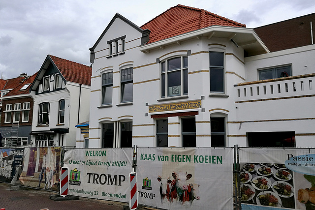 Former post office in Bloemendaal