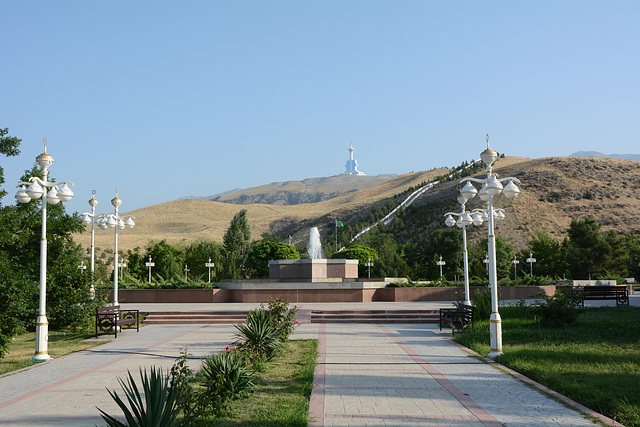 Ashgabat, Fountain in Serdar Yoly Park and Television Broadcast Tower