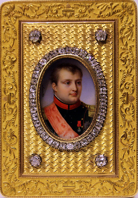 Boîte " vinaigrette " ornée d'une miniature de Napoléon