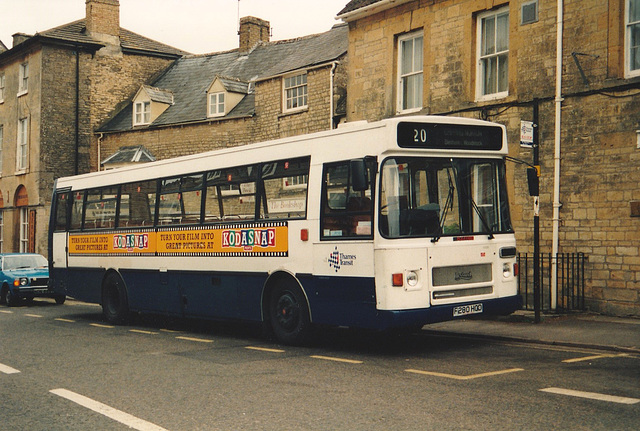 Thames Transit 997 (F280 HOD) in Chipping Norton – 1 Jun 1993 (193-31 B)