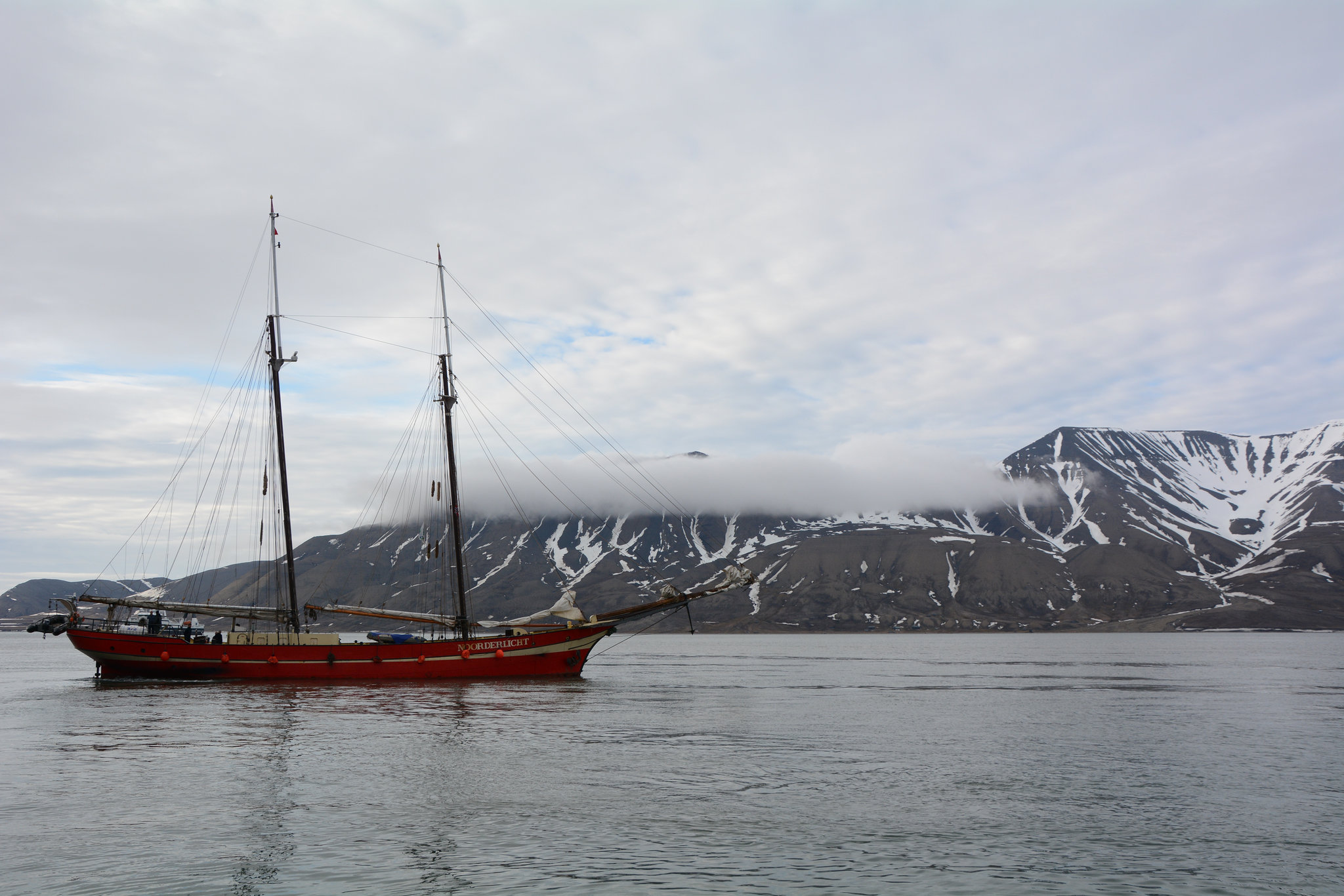 Noorderlicht in Longyearbyen Harbour