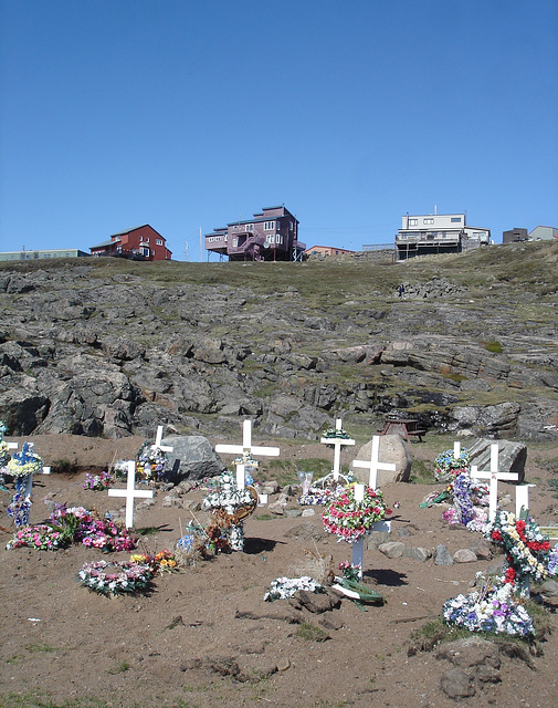 Iluvirvik (ᐃᓗᕕᕐᕕᒃ)  / Inuit-friedhof