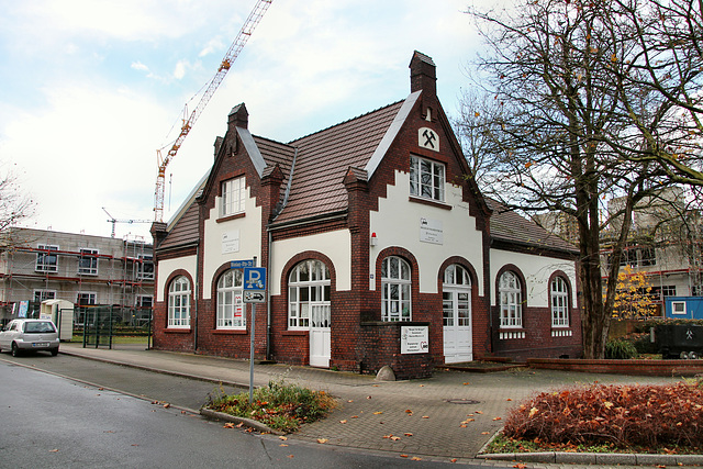 Erhaltenes Pförtnerhaus der ehem. Zeche Königsborn 2/5 (Kamen-Heeren-Werve) / 25.11.2017