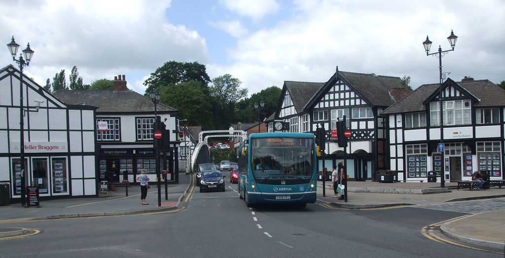 DSCF7644 Arriva 2612 (CX56 CEJ) in Northwich - 15 June 2017