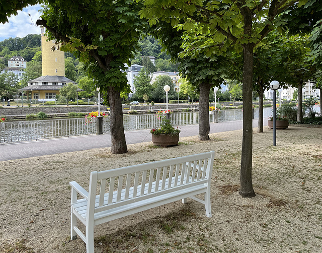 DE - Bad Ems - Bank mit Lahnblick