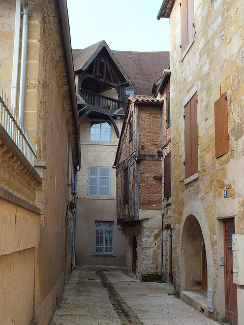 Une ruelle dans la vieille ville de Bergerac (24)