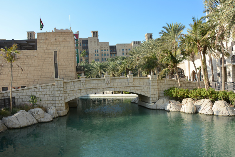 U.A.E., Dubai, Madinat Jumeirah Walking Bridge