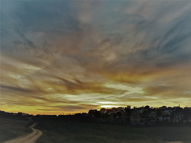 H. A. N. W. E. everyone! Christmas Day sunset over Valderrey, Algete.