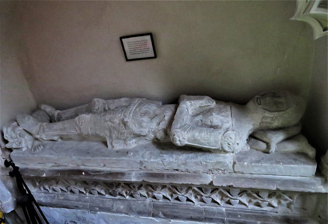 c14 tomb with effigy of knight, ickham church, kent (15)