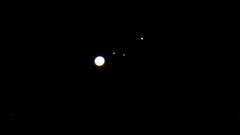 Jupiter mit drei Monden