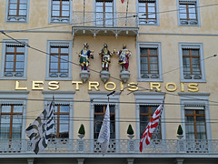 Fassade des Fünfsterne Hotels Dreikönige in Basel