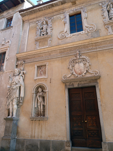 Architektur und Geschichte auf Schritt und Tritt in Locarno