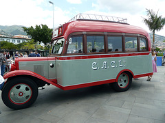 Reisebus aus alten Zeiten