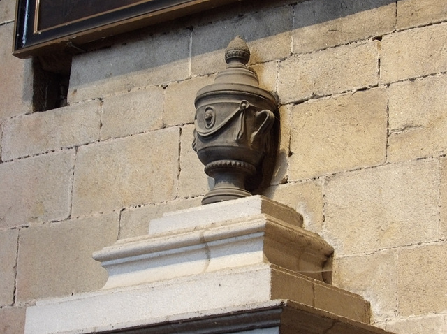 Le cénotaphe du coeur de Bertrand du Guesclin - Dinan - Basilique Saint-Sauveur