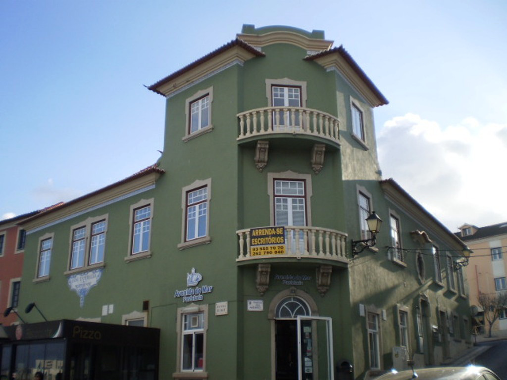 Avenida do Mar pastry shop.