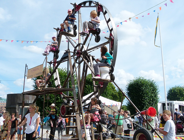 Mini-Riesenrad mit Handkurbel-Antrieb