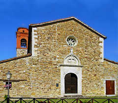 Maiolo (RN). Chiesa di Santa Maria in Antico. Portone in quercia del XV° secolo  -   Church of Holy Mary in Antico; main entrance in oak, XV° century.
