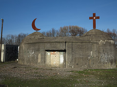 Alter Bunker am Kanal in GE-Krange