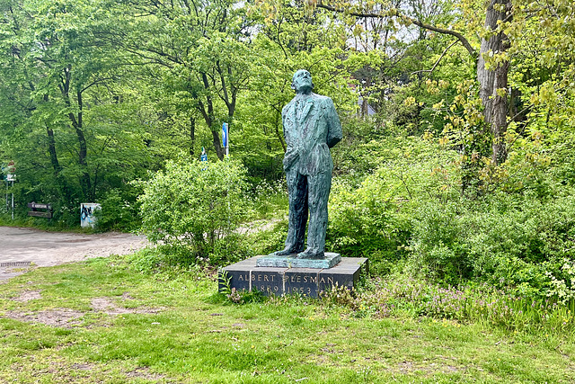 The Hague 2023 – Statue of Albert Plesman