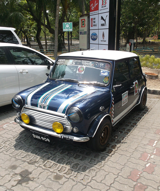 Mini Cooper Ban 909