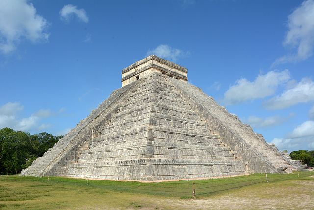 Mexico, Chichen-Itza, The Pyramid of Kukulkán from the North-East