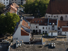 Hochhaus oder haushoch Hochhaus oder haushoch