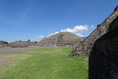 Piramides De Teotihuacan