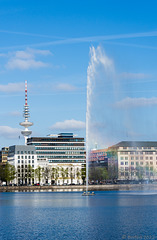 Blick vom Ballindamm über die Binnenalster (© Buelipix)