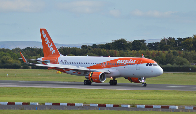 EasyJet OO
