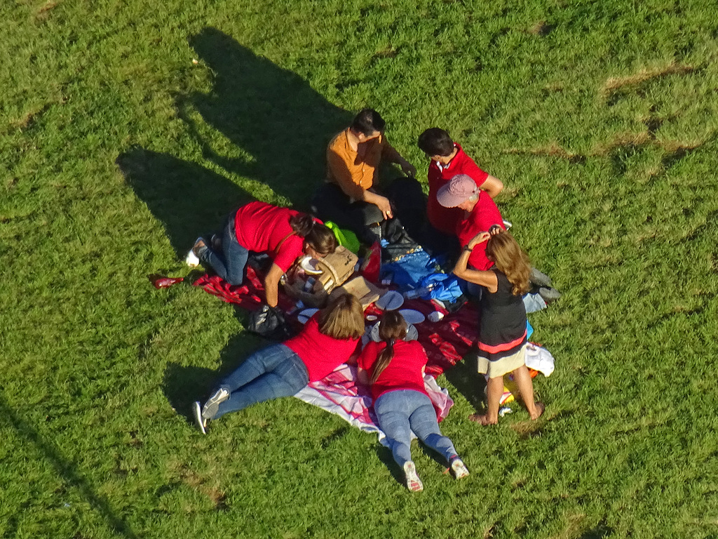 Picknick under the Eiffel tower